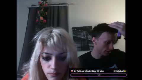 Snapshot of lilvioletxxx chatting on November 16, 2:39 am Little Violet online show from November 16, 2:39 am