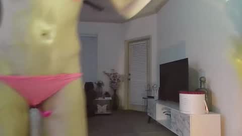 Raina Ryder online show from October 8, 4:10 am