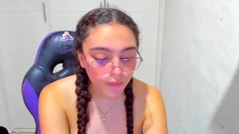 Snapshot of lily_anal_squirt chatting on December 22, 10:15 pm lily_anal_squirt online show from December 22, 10:15 pm