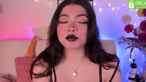 Snapshot of lily_cherry0 chatting on April 22, 10:22 pm lily_cherry0 online show from April 22, 10:22 pm