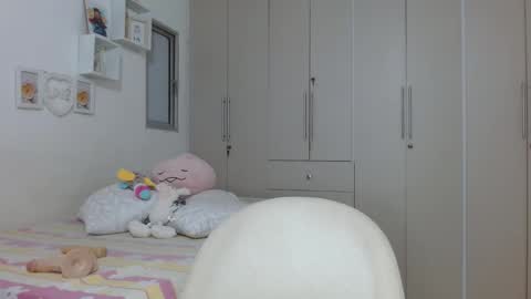 Snapshot of lily_crushx chatting on March 9, 8:51 am Lirio         online show from March 9, 8:51 am