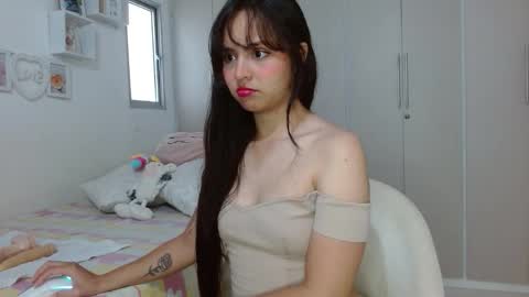 Snapshot of lily_crushx chatting on October 3, 9:12 pm Lirio         online show from October 3, 9:12 pm