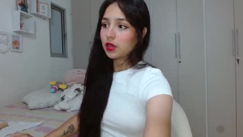 Snapshot of lily_crushx chatting on October 7, 4:53 am Lirio         online show from October 7, 4:53 am