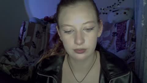 lily_ember online show from December 5, 6:37 pm