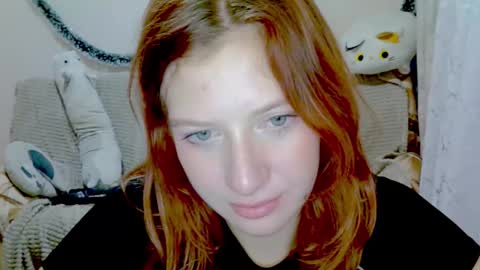 lily_ember online show from December 17, 6:58 pm