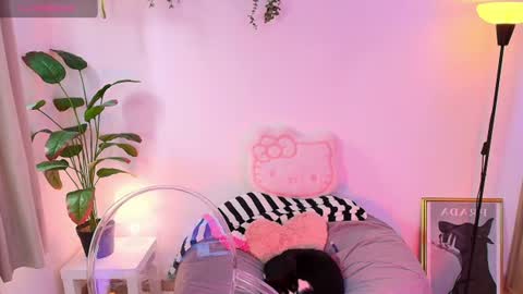 just lily online show from July 23, 9:24 pm