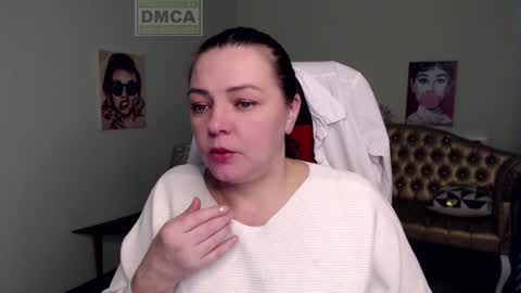 Snapshot of lily_flower7_ chatting on December 6, 9:54 am Lily online show from December 6, 9:54 am