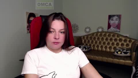 Snapshot of lily_flower7_ chatting on December 10, 6:01 am Lily online show from December 10, 6:01 am