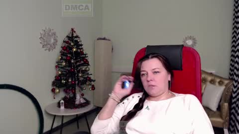 Snapshot of lily_flower7_ chatting on December 26, 4:43 am Lily online show from December 26, 4:43 am