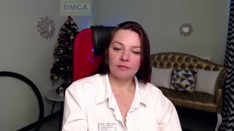 Snapshot of lily_flower7_ chatting on December 27, 6:57 am Lily online show from December 27, 6:57 am