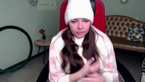 Snapshot of lily_flower7_ chatting on January 22, 4:34 am Lily online show from January 22, 4:34 am
