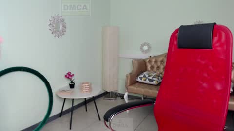 Snapshot of lily_flower7_ chatting on January 22, 10:40 am Lily online show from January 22, 10:40 am