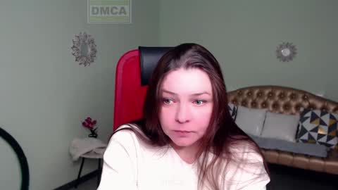 Snapshot of lily_flower7_ chatting on February 6, 4:10 am Lily online show from February 6, 4:10 am