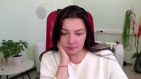 Snapshot of lily_flower7_ chatting on September 19, 8:38 am Lily online show from September 19, 8:38 am