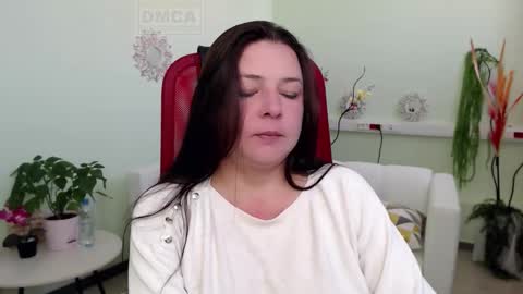 Snapshot of lily_flower7_ chatting on October 6, 7:50 am Lily online show from October 6, 7:50 am