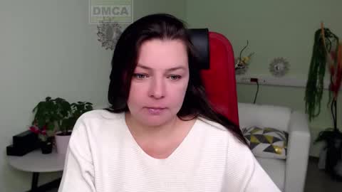 Snapshot of lily_flower7_ chatting on October 16, 6:03 am Lily online show from October 16, 6:03 am