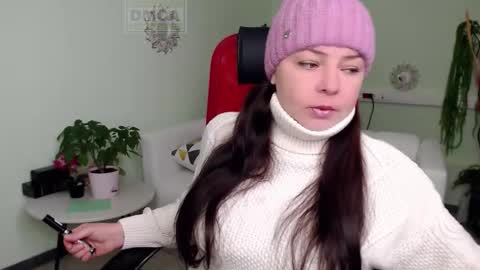 Snapshot of lily_flower7_ chatting on October 21, 5:08 am Lily online show from October 21, 5:08 am