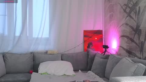 Lily online show from January 11, 6:35 am