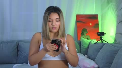 Lily online show from January 19, 2:38 pm