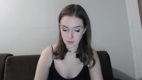 lily_love_x online show from November 22, 3:27 am