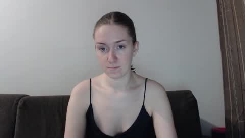 lily_love_x online show from January 9, 11:28 pm