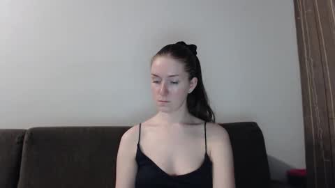 lily_love_x online show from January 15, 10:46 pm