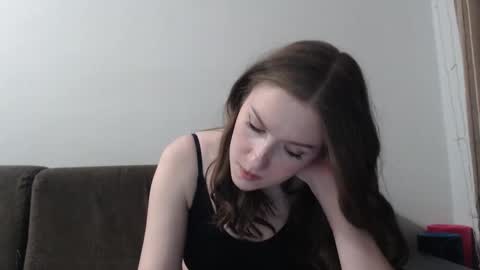 lily_love_x online show from February 13, 11:56 pm