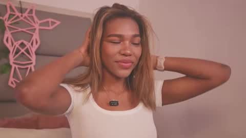 Lily Miiller online show from December 3, 9:35 pm