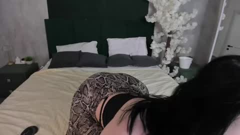 lily online show from May 7, 9:36 am