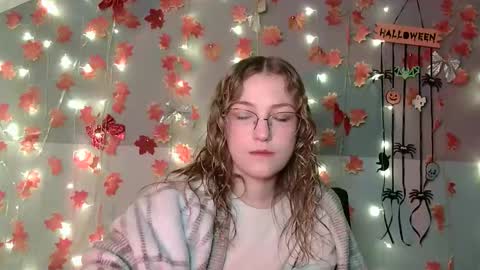 small lily online show from October 23, 5:12 pm