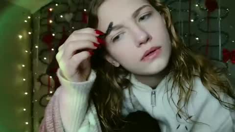 small lily online show from January 9, 7:11 am