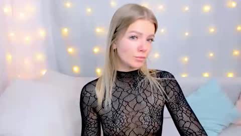 lilydavisss online show from January 7, 3:09 am