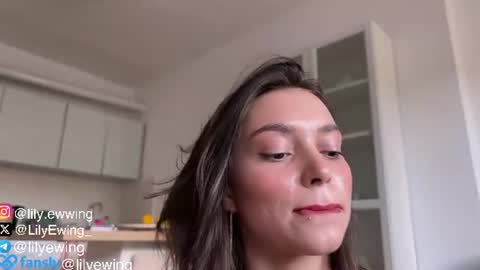 Snapshot of lilyewing_ chatting on July 31, 3:33 pm Lily online show from July 31, 3:33 pm