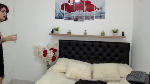 lilyfox23 online show from January 22, 12:38 pm