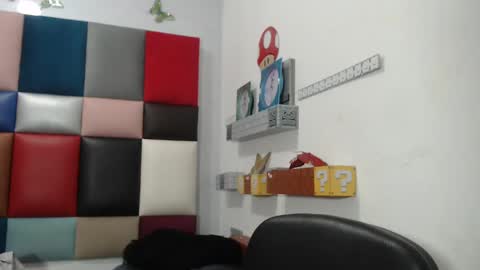 lilyjamesx online show from January 13, 12:09 am