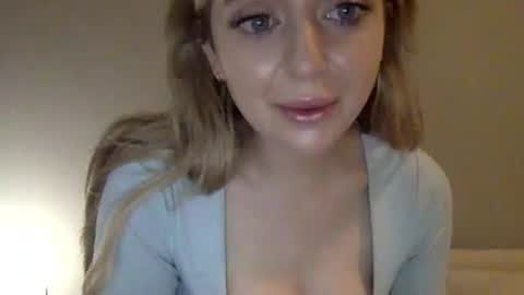 LilyMae online show from December 29, 7:32 pm