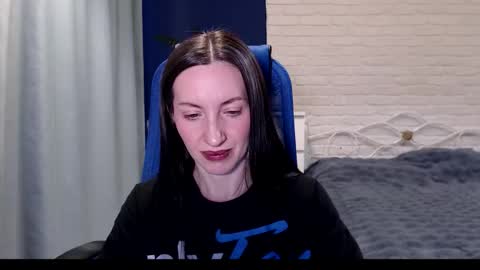 Lily online show from December 16, 7:24 am