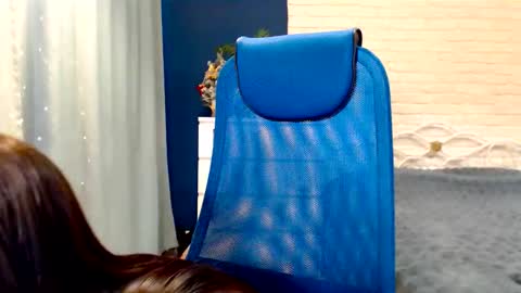 Lily online show from March 3, 7:36 am