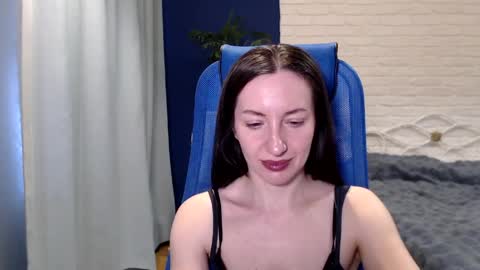 Lily online show from April 10, 6:29 am