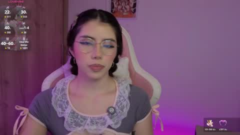 Snapshot of lilyrouse_ chatting on April 25, 3:53 am lily help me to collect more cosplay online show from April 25, 3:53 am