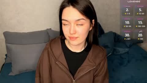 Lily online show from April 4, 6:27 pm