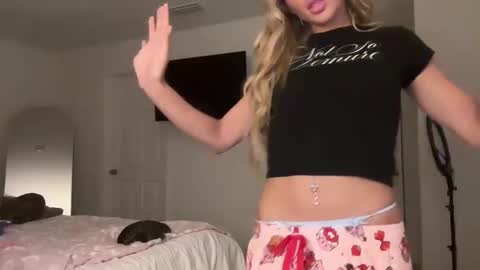 Snapshot of lilysummers21208 chatting on January 17, 11:41 pm lilysummers21208 online show from January 17, 11:41 pm