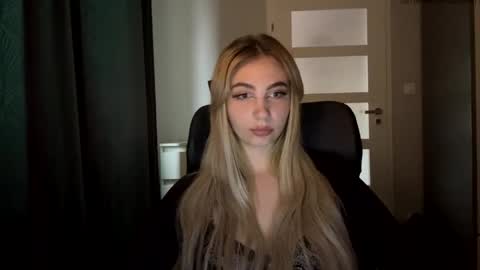 Lily online show from June 4, 4:24 pm