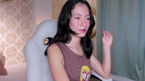 lilythea_ online show from November 14, 9:13 pm