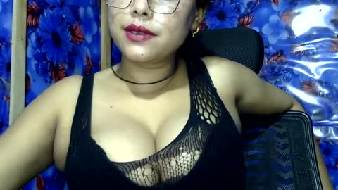 limaakter246618 online show from June 27, 6:24 pm