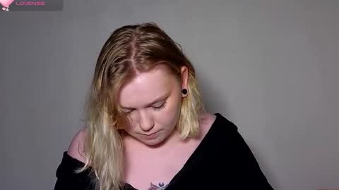 Snapshot of lime_cat chatting on September 22, 8:33 pm lime cat online show from September 22, 8:33 pm