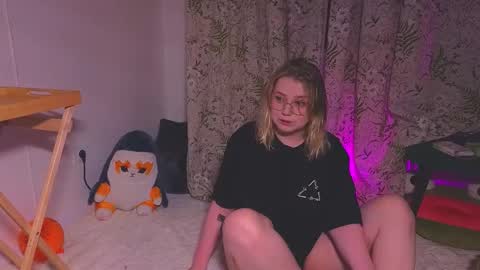 Snapshot of lime_cat chatting on November 7, 2:00 am lime cat online show from November 7, 2:00 am