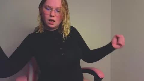 Snapshot of lime_cat chatting on November 16, 2:06 am lime cat online show from November 16, 2:06 am