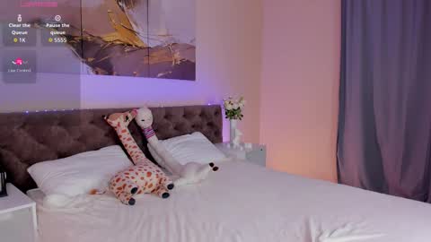 Lina blueeyed    GMT3 1100-1700 Mon Wed Thu Sat Sun online show from November 22, 9:19 am