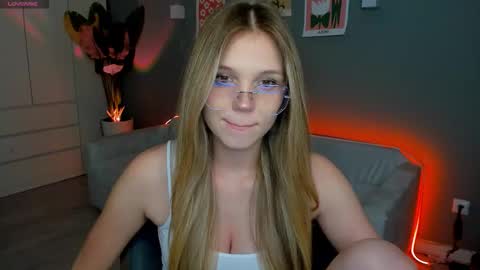 Lina online show from November 16, 1:17 pm